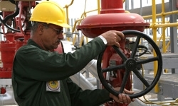 ایران صادرات نفت به 6 کشور اروپا را تحریم میکند