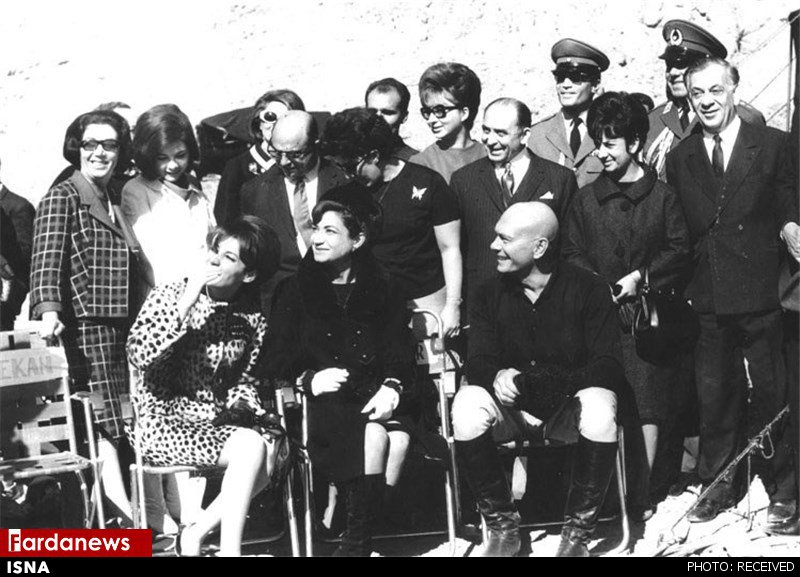 اشرف پهلوی در پشت صحنه یک فیلم+عکس