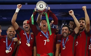 جشن و شادی هواداران پرتغال بعد از قهرمانی در یورو 2016