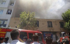 در کمتر از 2 ساعت دو خانه کرمان در آتش سوختند