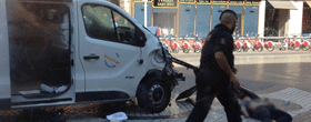 حمله تروریستی با ون به مردم در بارسلون/ 13 کشته و 32 زخمی/ گروگان گیری در رستورانی نزدیک محل حادثه+ عکس و فیلم